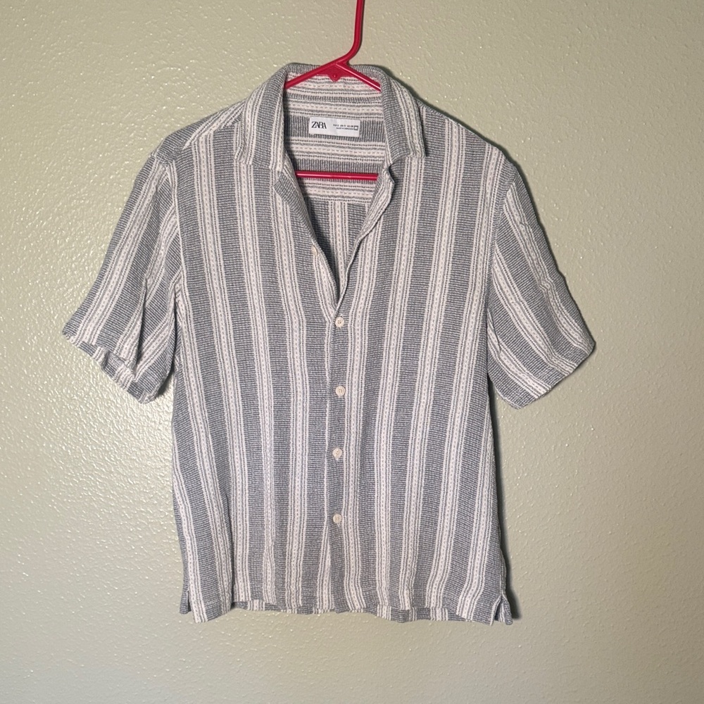 Zara Men's Casual Gray and White Striped Shirt